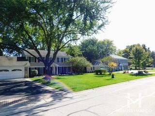 Deer Lake subdivision in Barrington, IL