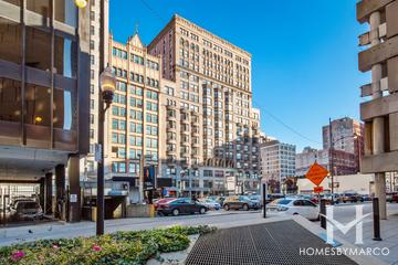 Manhattan building in the Loop neighborhood of Chicago, IL