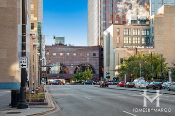 Manhattan building in the Loop neighborhood of Chicago, IL