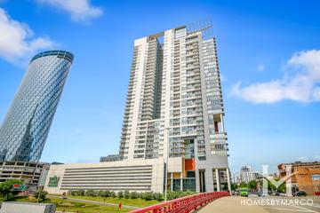 Skybridge building in the West Loop neighborhood of Chicago, IL
