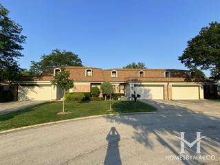 Wilshire Terrace subdivision in Northbrook, IL