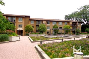 Tattersall Square building in Park Ridge, IL
