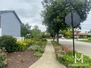 Circle Bay Estates subdivision in Elk Grove Village, IL