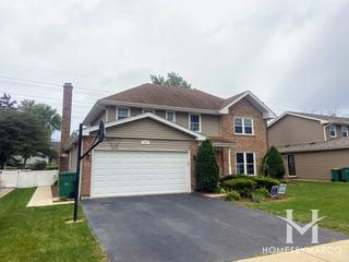 Circle Bay Estates subdivision in Elk Grove Village, IL