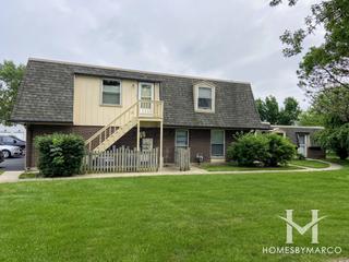 Elk Grove Estates subdivision in Elk Grove Village, IL