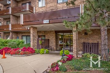 Village on the Lake building in Elk Grove Village, IL