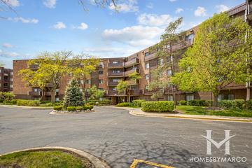 Village on the Lake building in Elk Grove Village, IL