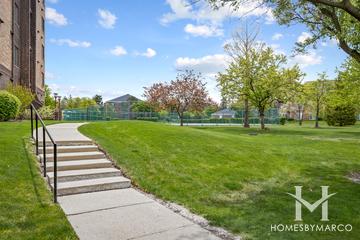 Village on the Lake building in Elk Grove Village, IL