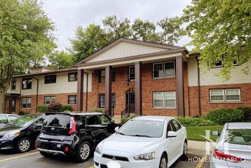 Washington Square subdivision in Elk Grove Village, IL