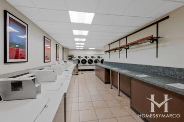 Hollywood Towers building in the Edgewater neighborhood of Chicago, IL