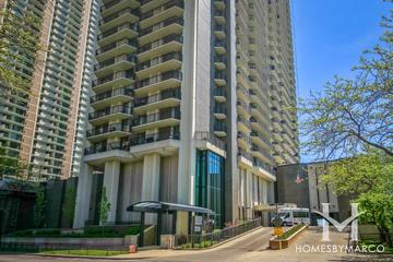 Malibu building in the Edgewater neighborhood of Chicago, IL