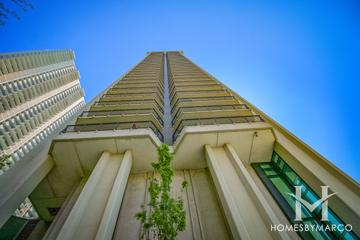 Malibu building in the Edgewater neighborhood of Chicago, IL