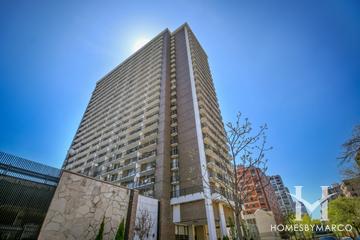 Thorndale Beach South building in the Edgewater neighborhood of Chicago, IL