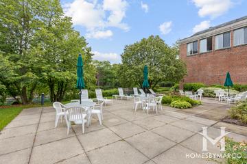 Meadowlake subdivision in Northfield, IL