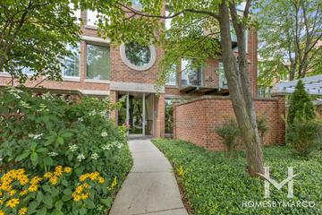 Meadowlake subdivision in Northfield, IL