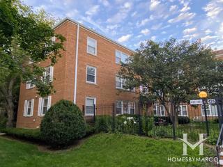 Custer Condominiums subdivision in Evanston, IL