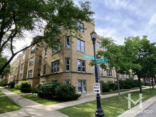 Photos of Dobson Elmwood Condos subdivision in Evanston, IL