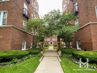 Hinman Manor building in Evanston, IL