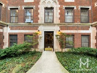 Oakton Gable building in Evanston, IL