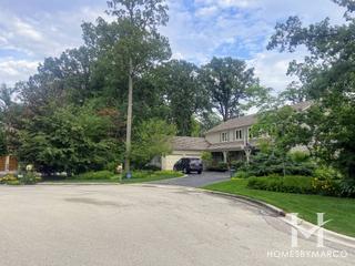 Manchester Woods subdivision in Lincolnshire, IL