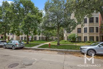 Stoneleigh Courts building in Evanston, IL