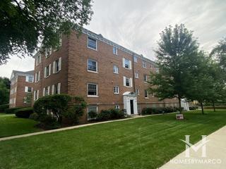 Williamsburg Manor subdivision in Evanston, IL