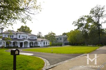 Meadowbrook subdivision in Deerfield, IL