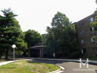 Moon Lake Village subdivision in Hoffman Estates, IL