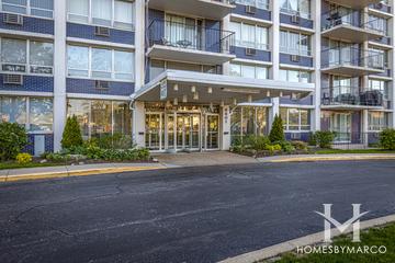 Highland Towers building in Niles, IL