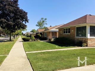 Oakton Manor subdivision in Niles, IL