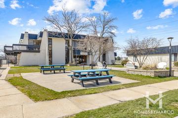 Terrace Square building in Niles, IL