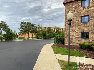 Cinnamon Cove building in Mount Prospect, IL