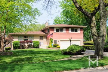 Country Club Terrace subdivision in Mount Prospect, IL