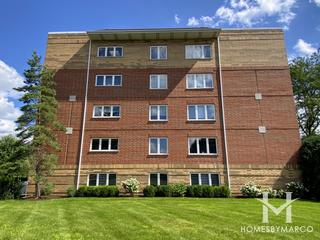 Creekside building in Mount Prospect, IL