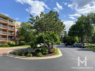 Creekside building in Mount Prospect, IL