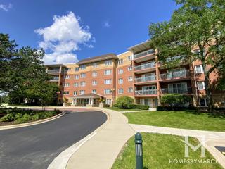 Creekside building in Mount Prospect, IL