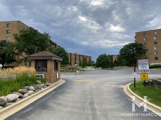 Crystal Towers building in Mount Prospect, IL