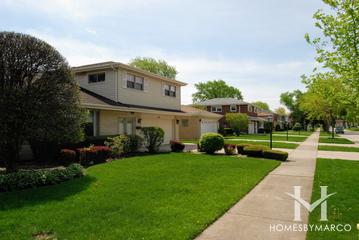 Golfhurst subdivision in Mount Prospect, IL