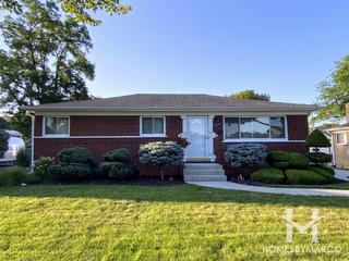 Hatlen Heights subdivision in Mount Prospect, IL