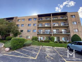 Orchard Vale subdivision in Mount Prospect, IL