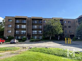 Orchard Vale subdivision in Mount Prospect, IL