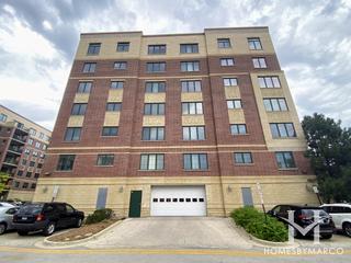 Village Centre subdivision in Mount Prospect, IL