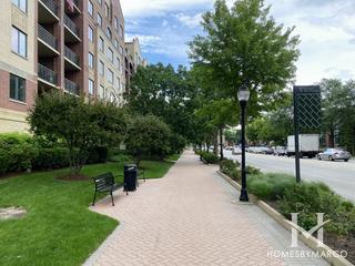 Village Centre subdivision in Mount Prospect, IL