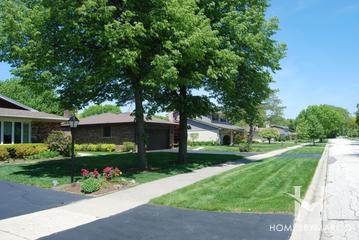 Windsor Estates subdivision in Mount Prospect, IL