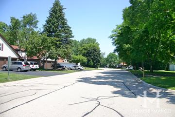 Bright Oaks subdivision in Cary, IL