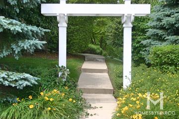 Cary Woods subdivision in Cary, IL