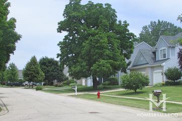 Hunt Club Hills subdivision in Cary, IL