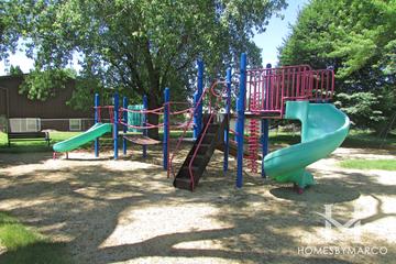 Lake Killarney subdivision in Cary, IL