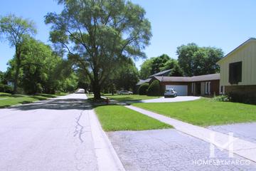 Oak Knoll subdivision in Cary, IL