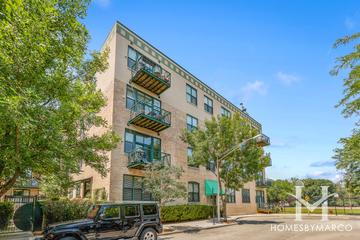 Altgeld Commons building in the Lincoln Park neighborhood of Chicago, IL